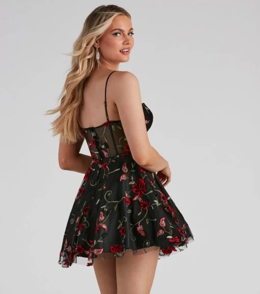 Windsor. Jessica Embroidered Illusion Party Dress -Specialtycookwareus 05001 0750 3 691563ef 007c 4189 bfc2 0ea3f431440b