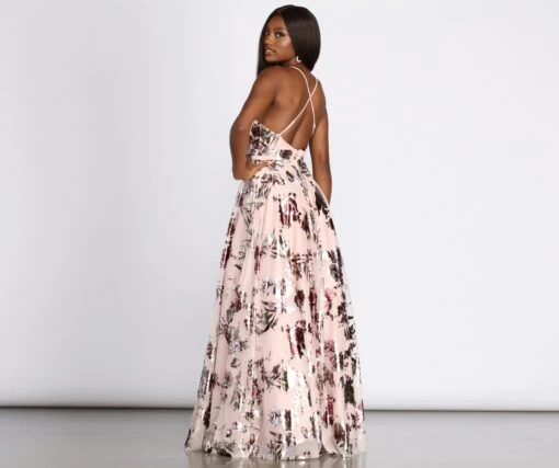 Windsor. Mariah Floral Foil Print Ball Gown -Specialtycookwareus 05004 0036 2 aa7cfb9b f83e 4197 a03f 7dac42e071f1