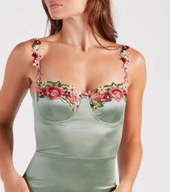 Windsor. Chic Daydream Floral Satin Mini Dress -Specialtycookwareus 05101 2359 4 b6c4df99 27a4 48c2 9e3c 45035dbe40cd