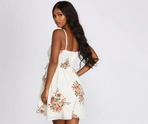 Windsor. Flowy In Floral Tie Waist Mini Dress -Specialtycookwareus 05102 0514 2 d58925a3 a4ce 4741 a28e 84cee323c784