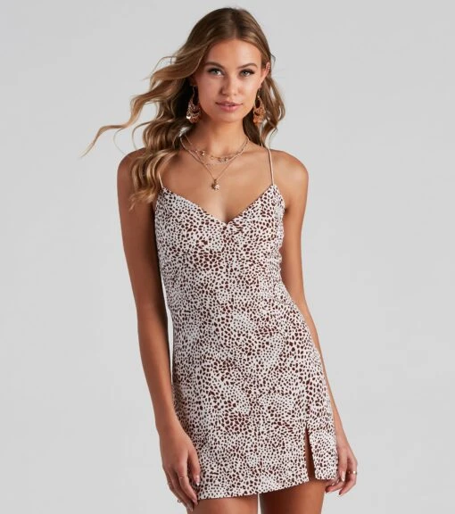 Windsor. Ahead Of The Pack V-Neck Mini Dress -Specialtycookwareus 05102 4653 1