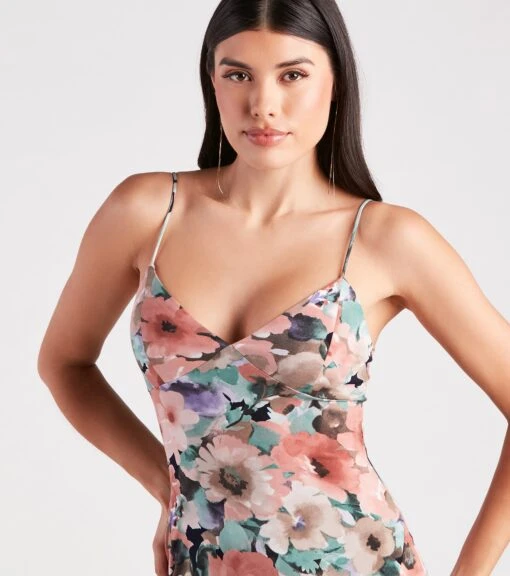 Windsor. Paint Me In Floral V-Neck Maxi Dress -Specialtycookwareus 05102 5018 4 72ebde9d 7ec0 4752 9304 2f6a036467d9