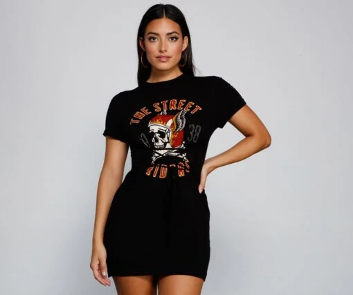 Windsor. Street Rider Graphic Lace-Up Tee -Specialtycookwareus 06002 1024 1 6cbd1687 df81 44b5 aec2 8300467fafc7